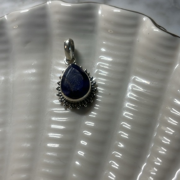 Natural Sapphire tear drop pendant in 925 sterling silver - Picture 5 of 6